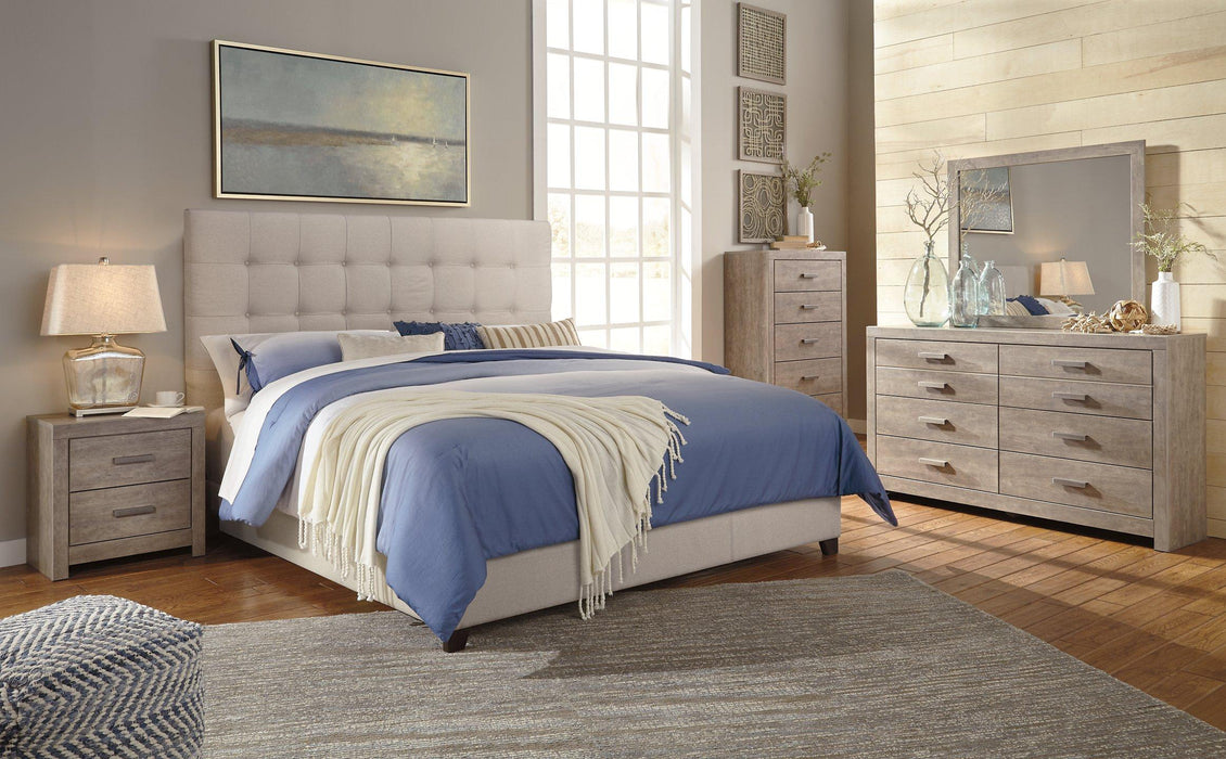 Dolante Upholstered Bed