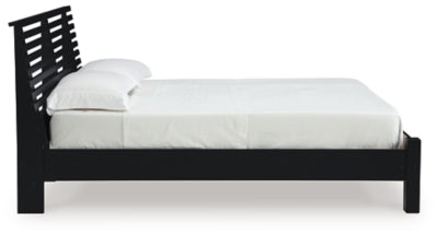 Danziar Queen Slat Bed - Great Lake Furnishings  (MI)