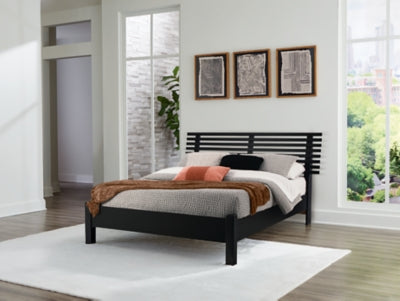 Danziar Queen Slat Bed - Great Lake Furnishings  (MI)