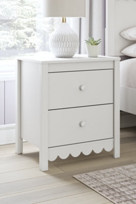 Hallityn Nightstand - Great Lake Furnishings  (MI)